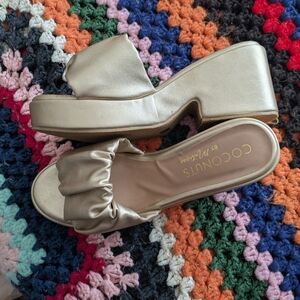 New Coconuts by Matisse Metallic Gold Platform RUE Slides